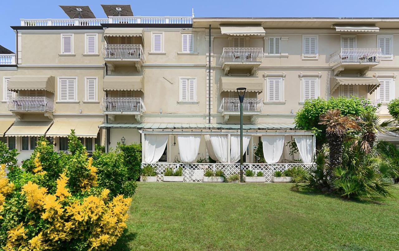 Hotel Coluccini มารินา ดิ เปียตราซันตา ภายนอก รูปภาพ