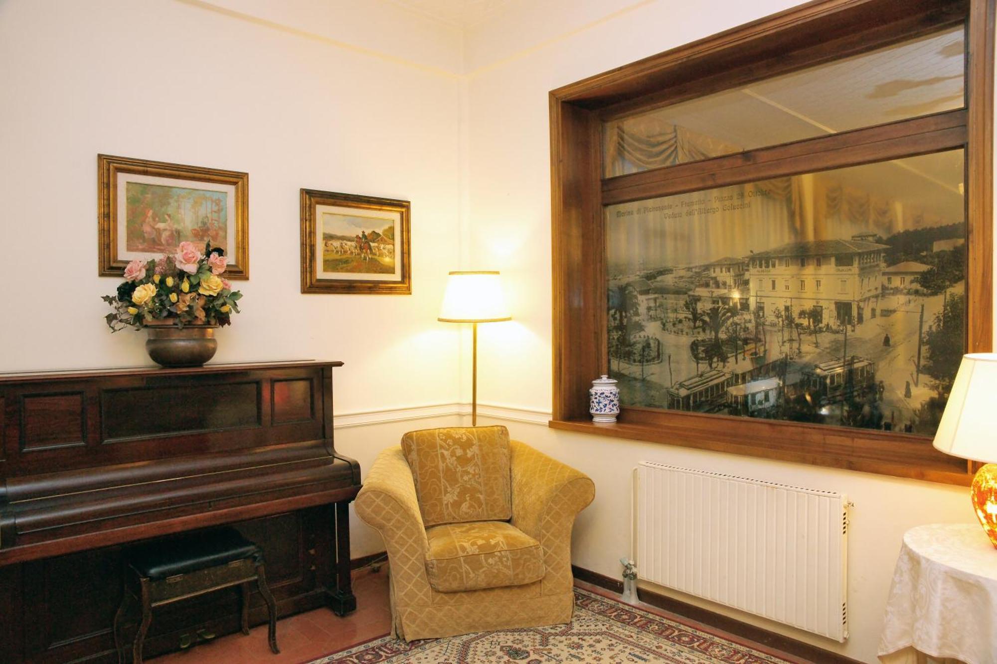 Hotel Coluccini มารินา ดิ เปียตราซันตา ภายนอก รูปภาพ